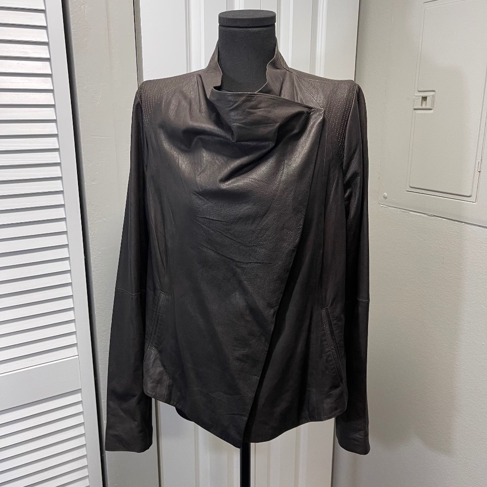 $950+Vince Brown Paper Leather Light Drape Jacket SzM